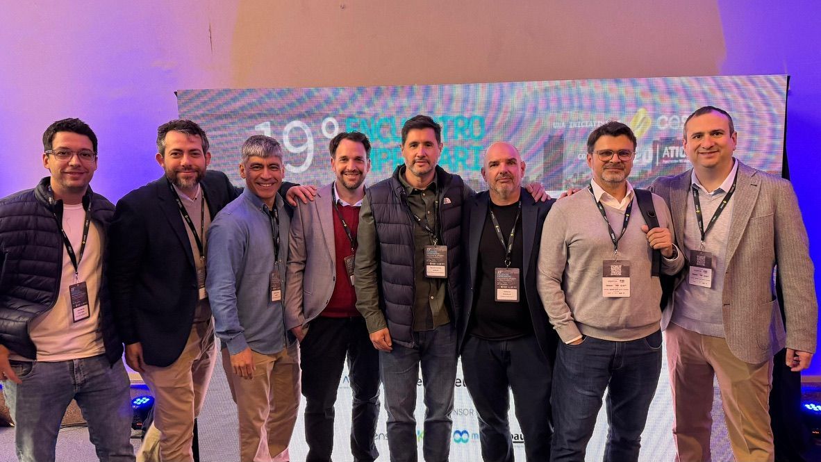 Julián Butti junto a colegas de la industria del software en el 19° Encuentro Empresarial de CESSI