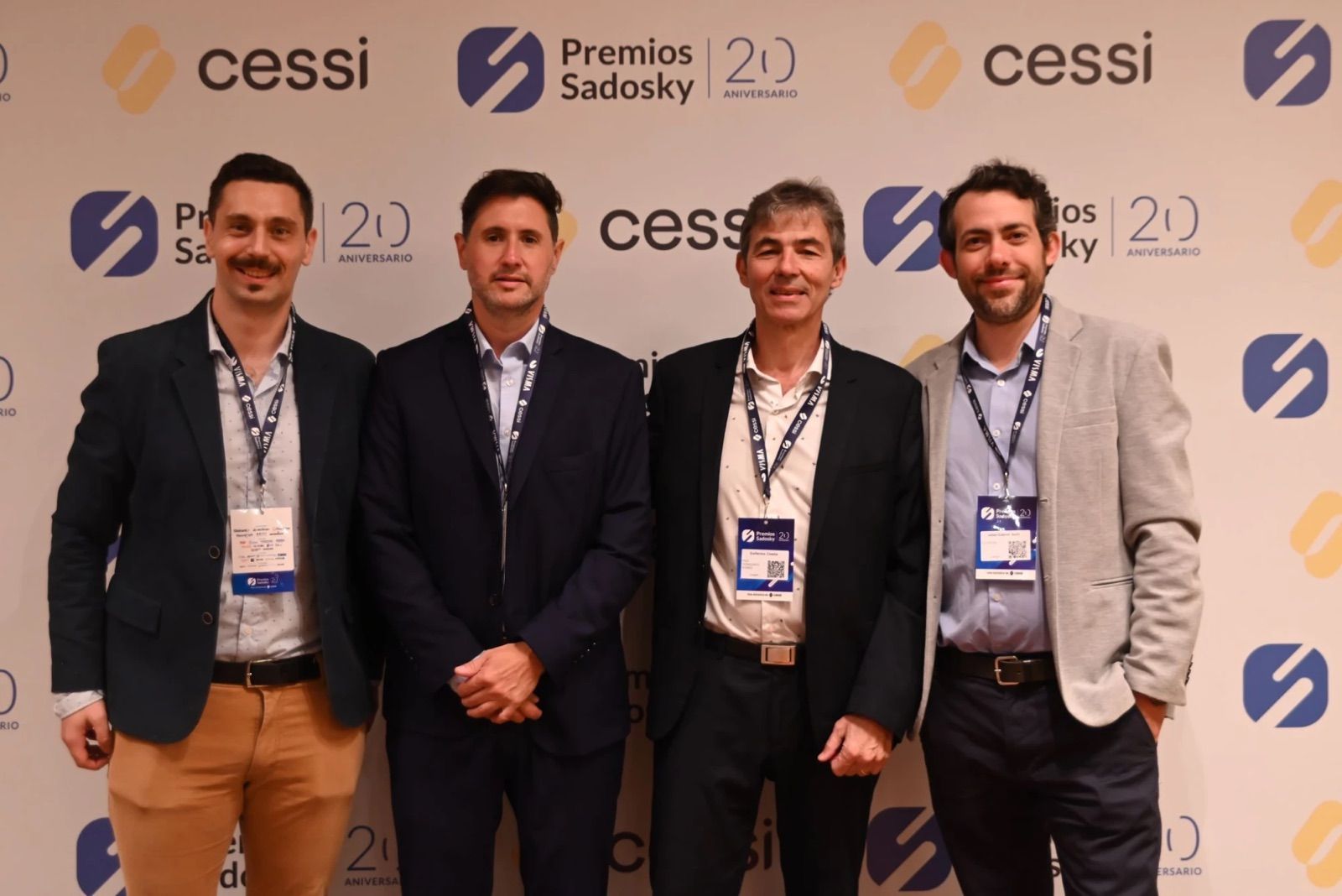 Julián Butti junto a colegas en la ceremonia de los 20° Premios Sadosky de CESSI